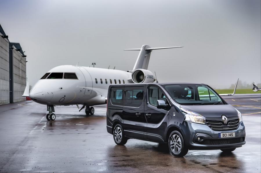  Renault Trafic SpaceClass 2017 года  (UK) (фото 1 из 11)